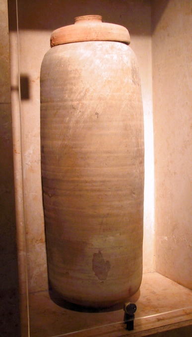 Pottery in which dead sea scrolls were found
